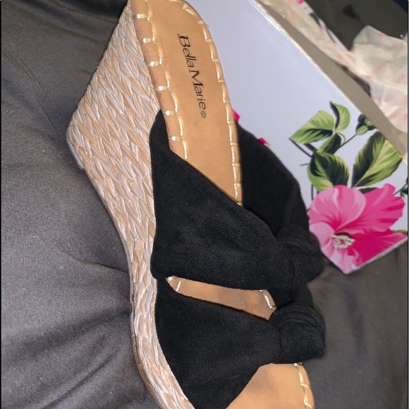 5/$25!!Bella Marie Black Wedges from Laurie Belles - Picture 2 of 7